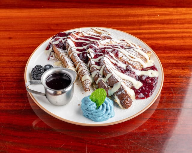Berry Gentilly Cream French Toast.